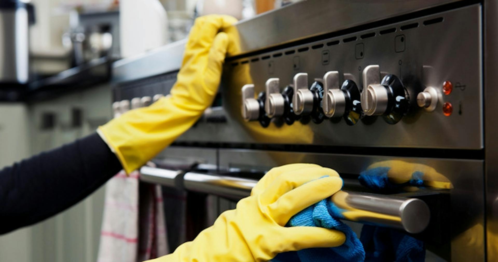 Cleaning and sanitation as a restaurant staff training topic idea