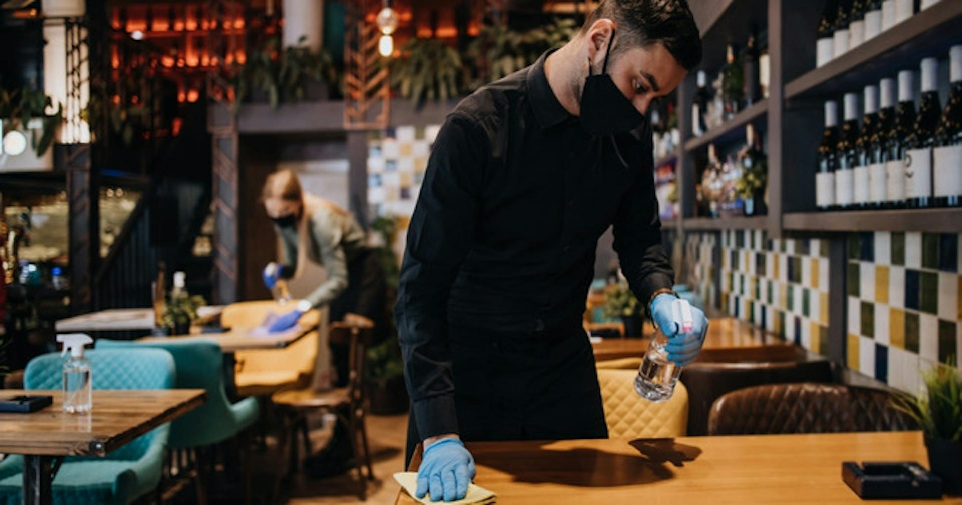 Bussing as a restaurant staff training topic idea