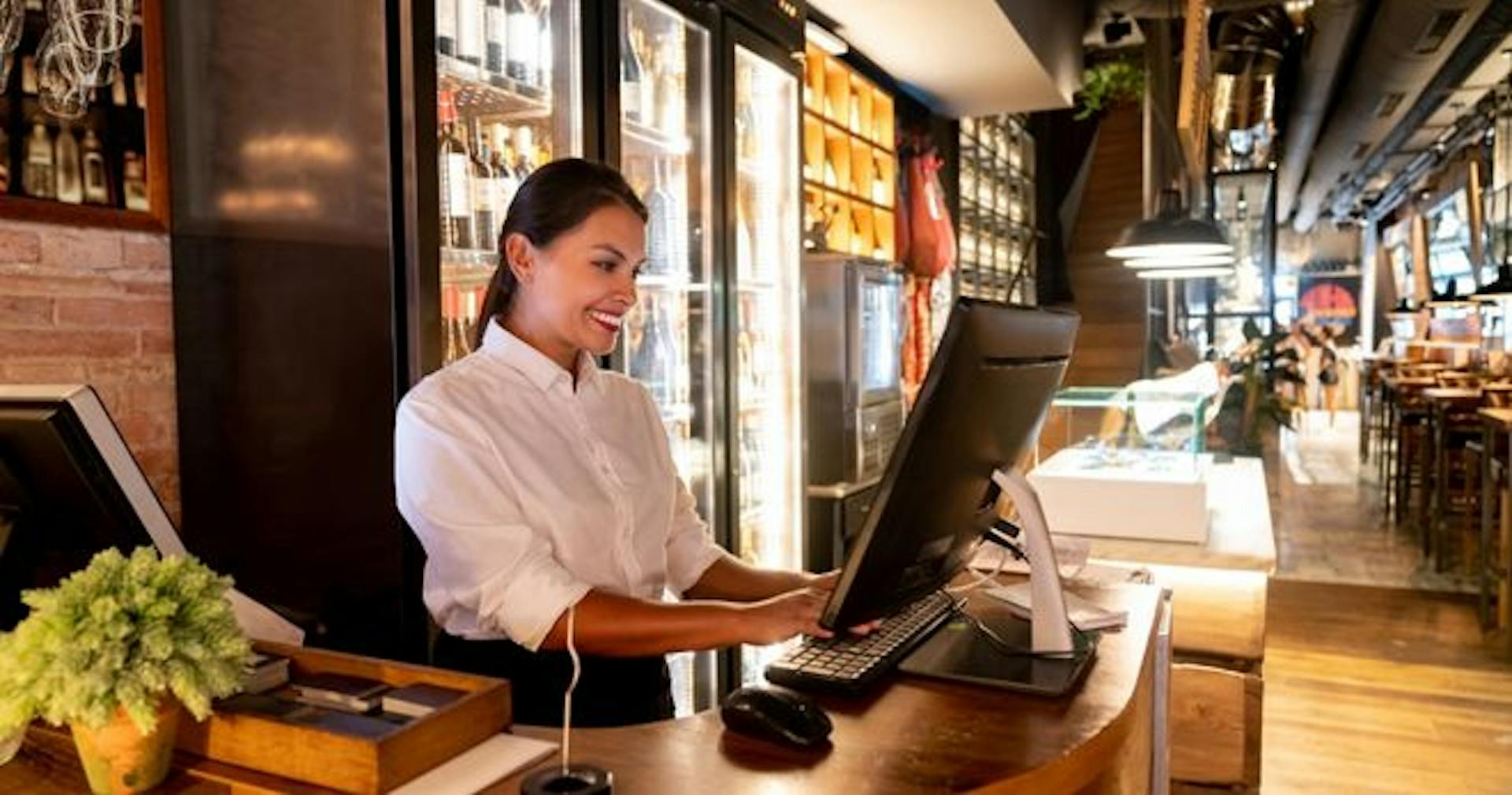  Cashiering as a restaurant staff training topic idea