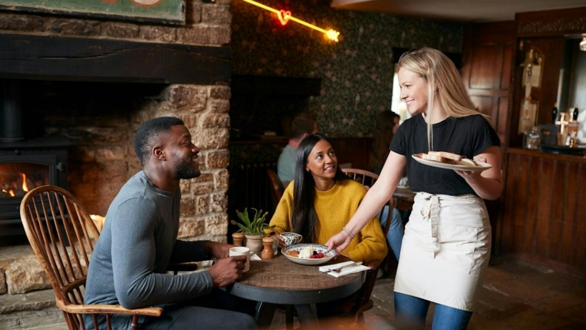 Restaurant hostess training courses