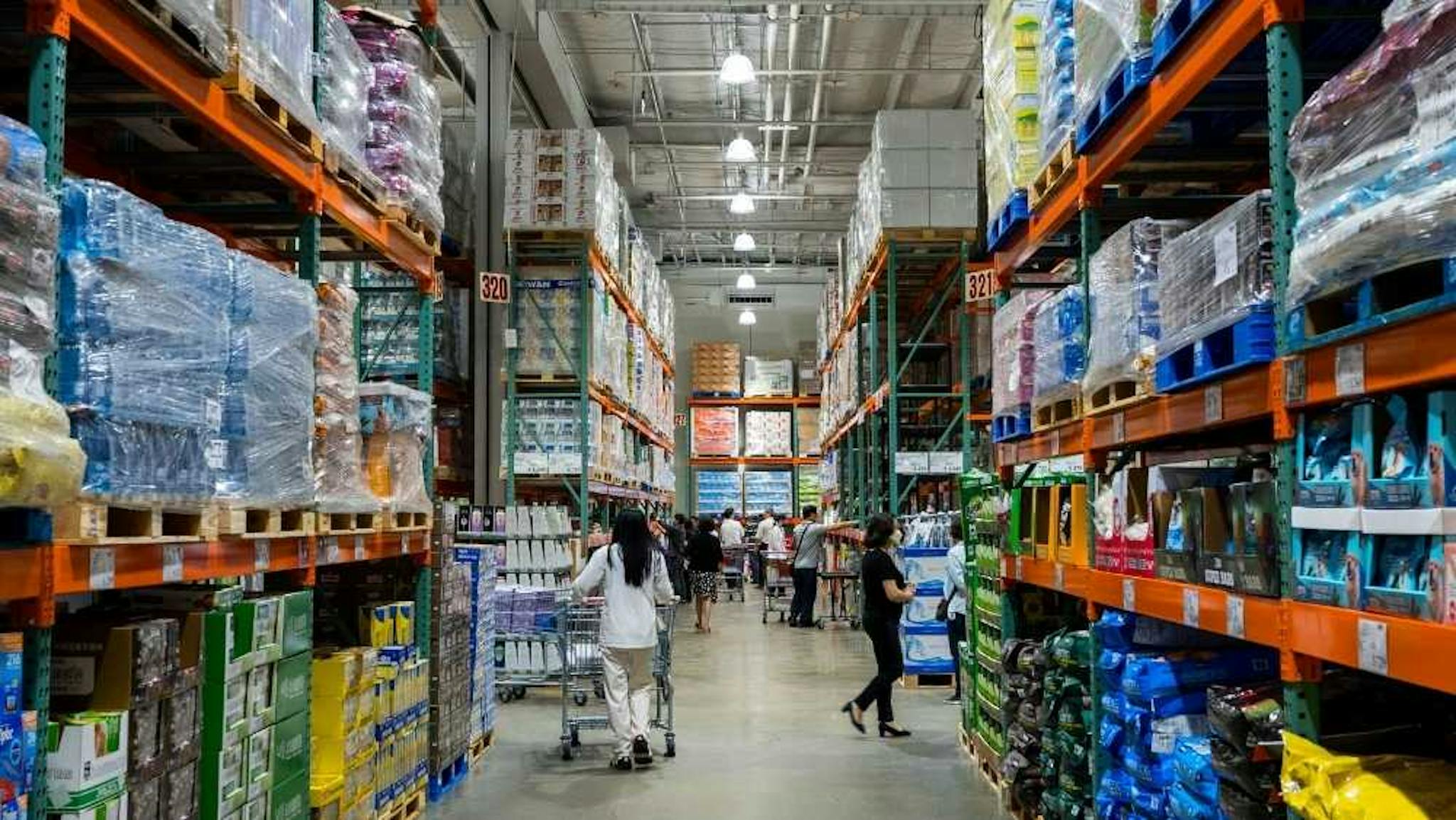 Emergency preparedness training for retail