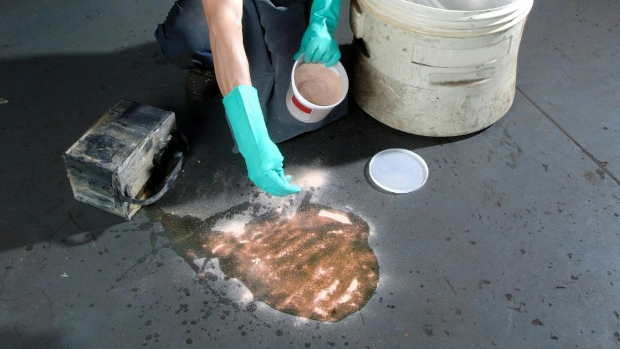 Spill response training for retail