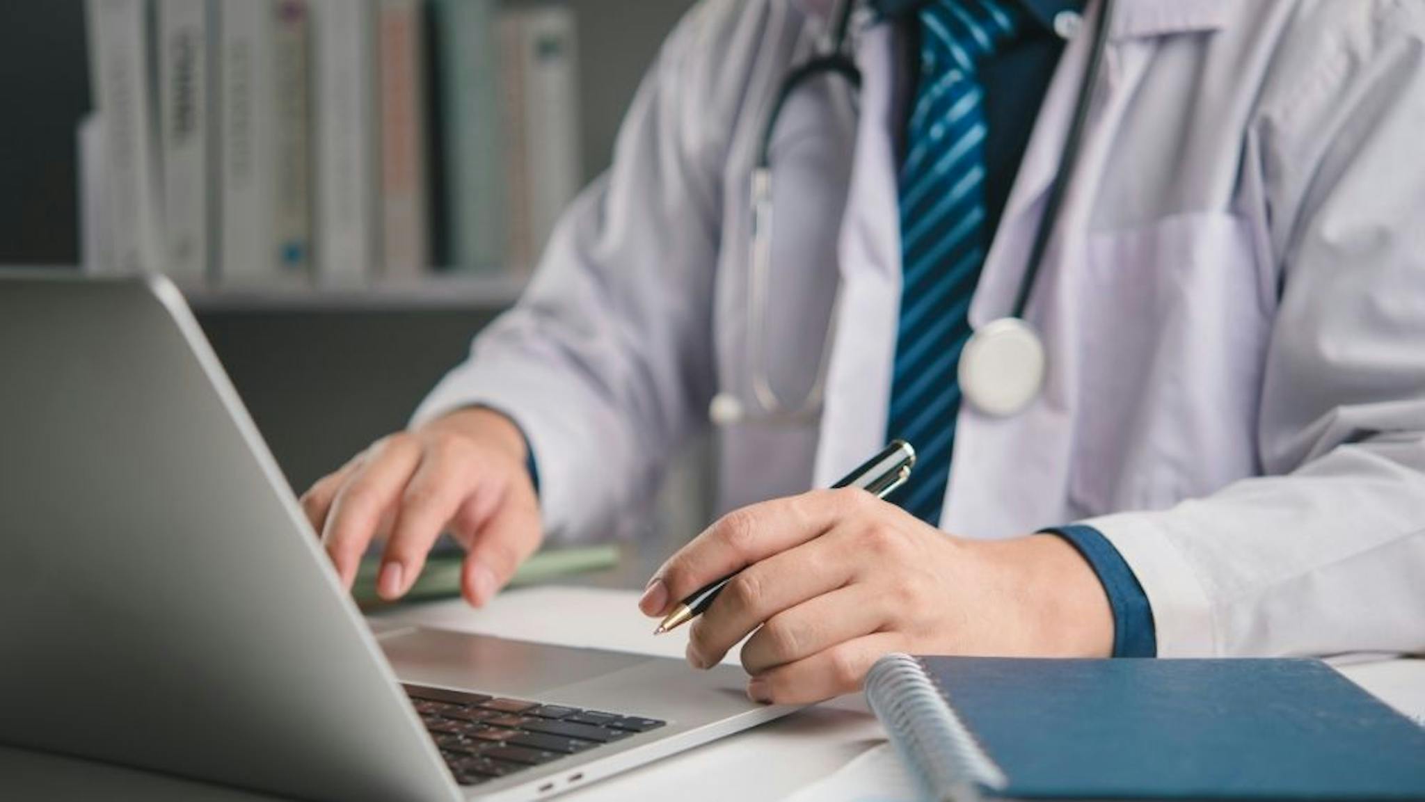 Healthcare compliance training courses