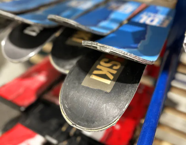 skis EDL swiss made travail