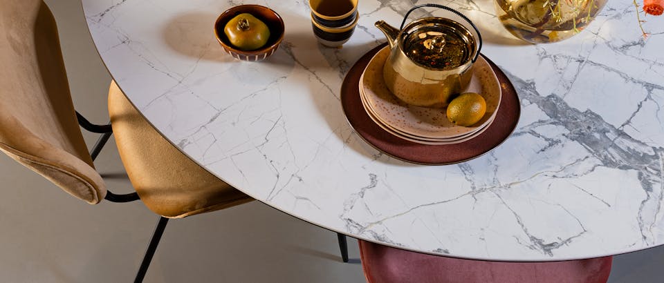 Marmeren eettafel bij Eijerkamp