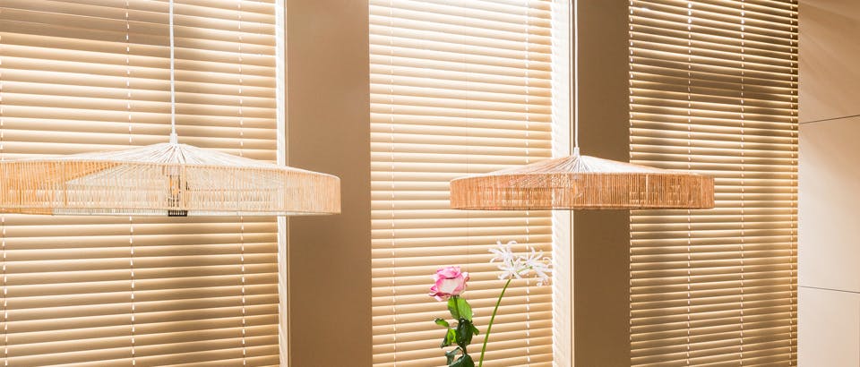 Rode hanglampen bij Eijerkamp