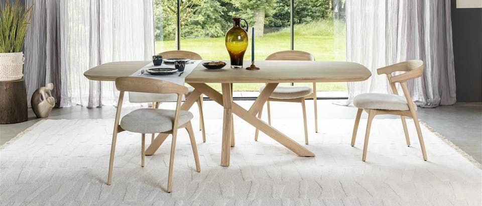 Eiken eettafels bij Eijerkamp