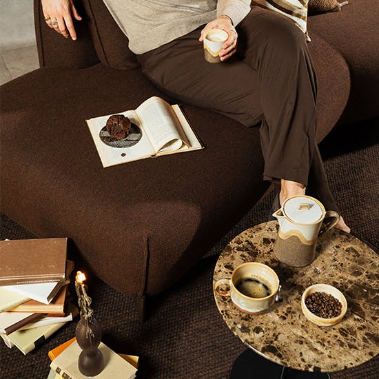 bruine bank voor een sfeervol interieur