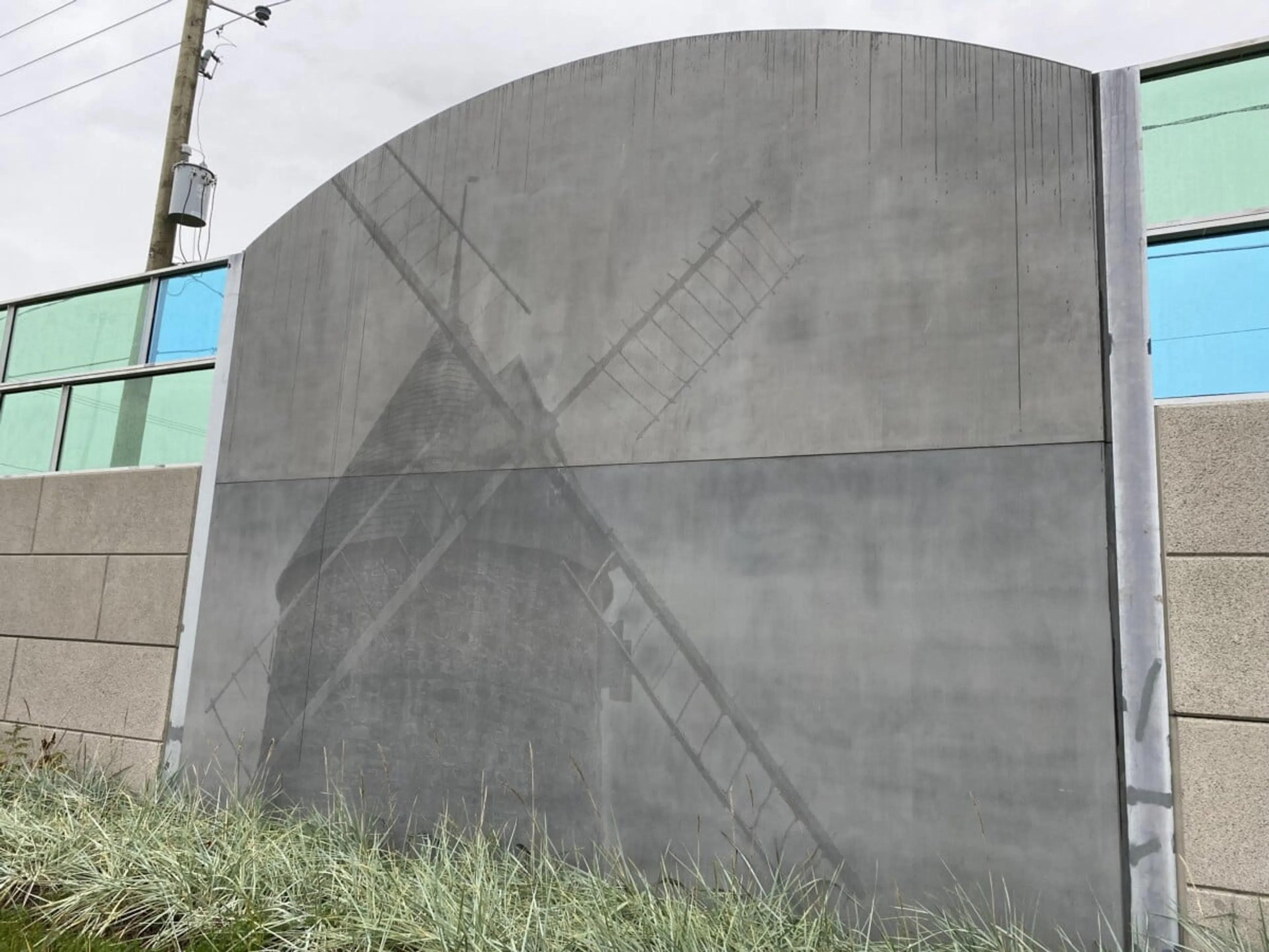 ‘’Fenêtres sur la ville’’ Autoroute 40 Noise Wall