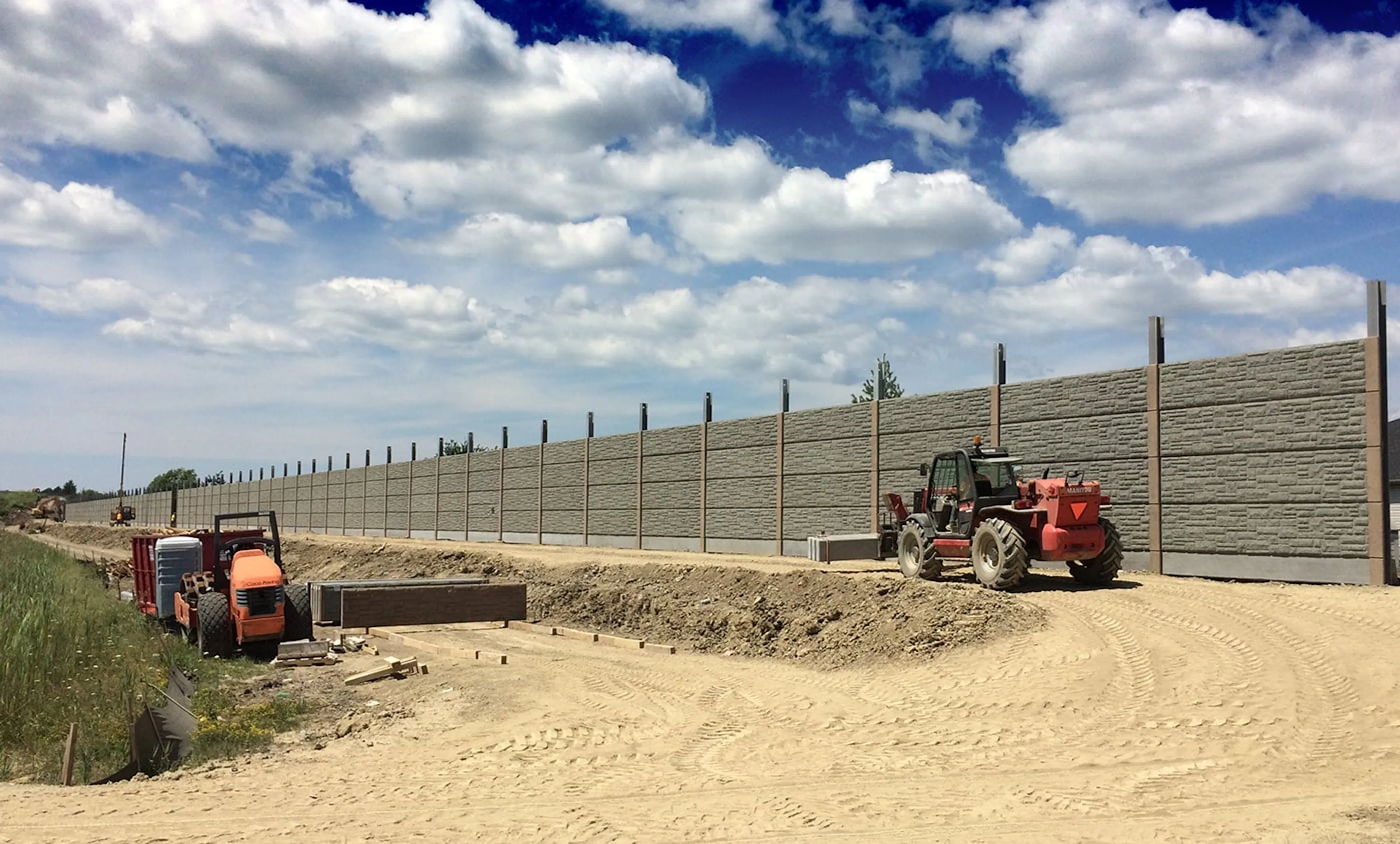 A Noisy Border Passageway. A ‘sound’ Solution.