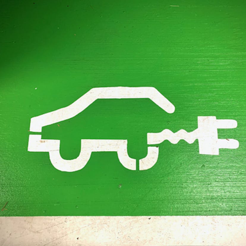 Point de recharge d'une batterie de voiture électrique