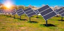 Panneau solaire qui pivote et suit le soleil grâce au tracker solaire