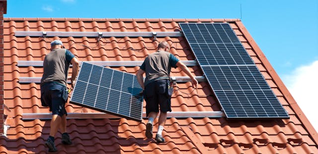 Panneaux solaires gratuits : est-ce possible