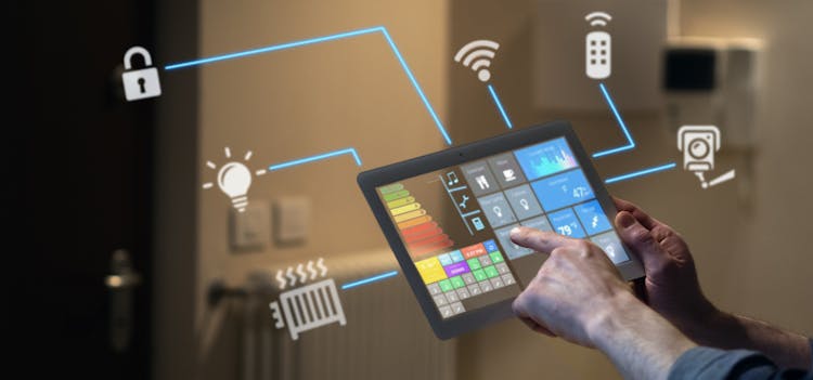 Tablette avec application domotique pour faire des économies d'énergie.