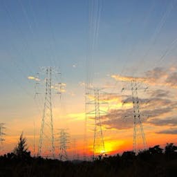 Lignes électriques à haute tension