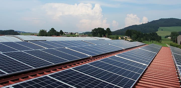 100 m² de panneaux solaires