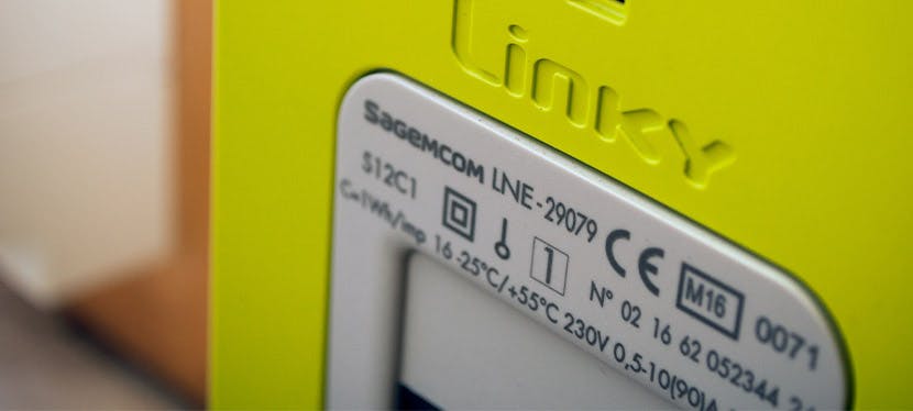 Un numéro de compteur sur un compteur linky