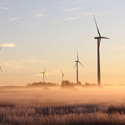 Éolienne pour représenter l'électricité verte. 
