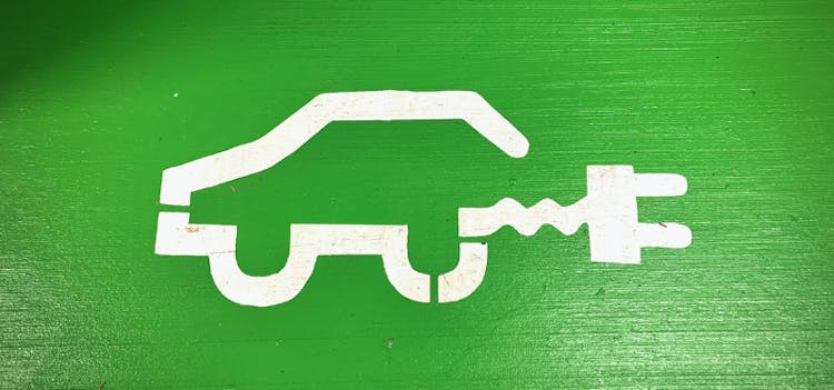 Point de recharge d'une batterie de voiture électrique