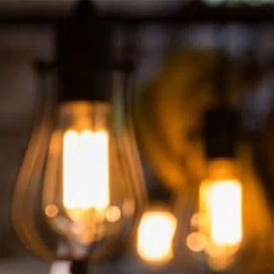 ampoules basses consommations qui représentent les un an d'énergie moins chère.