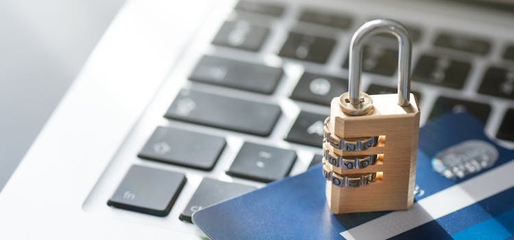Prix fixe garanti verrouillé par un cadenas