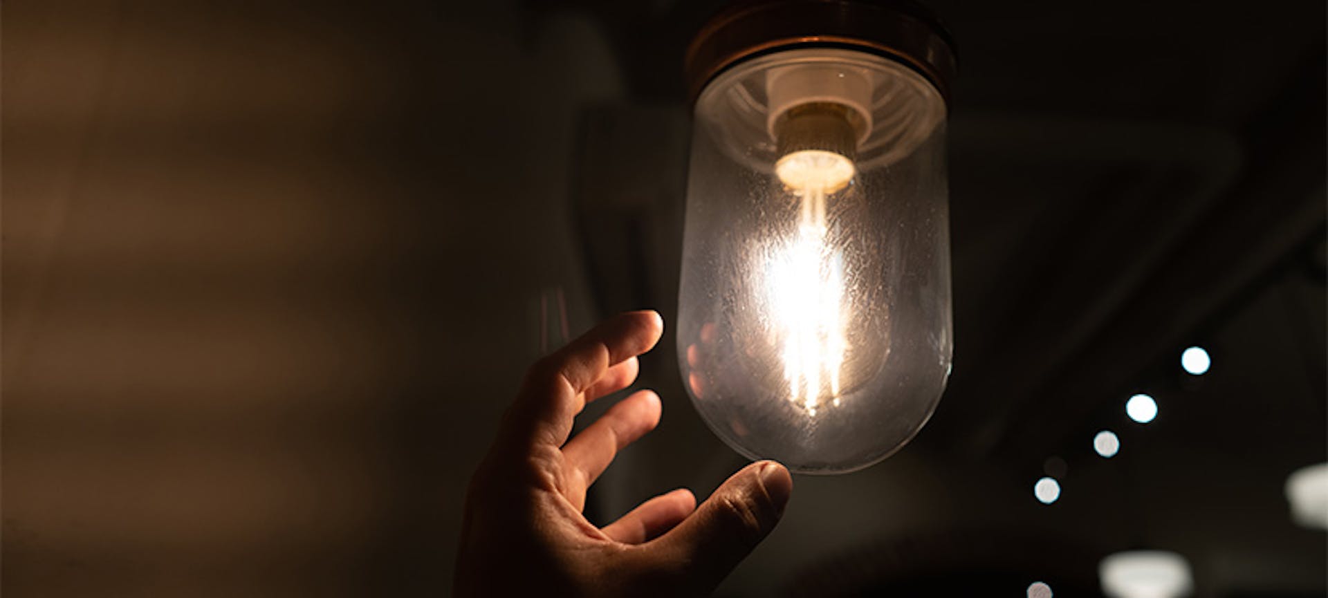 Bénéficiez d'ampoules basse consommation et LED gratuitement et installez-les chez vous 