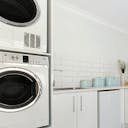 sèche linge dans une cuisine