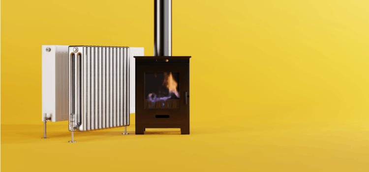 Différents systèmes de chauffage : radiateurs et poêle à bois.