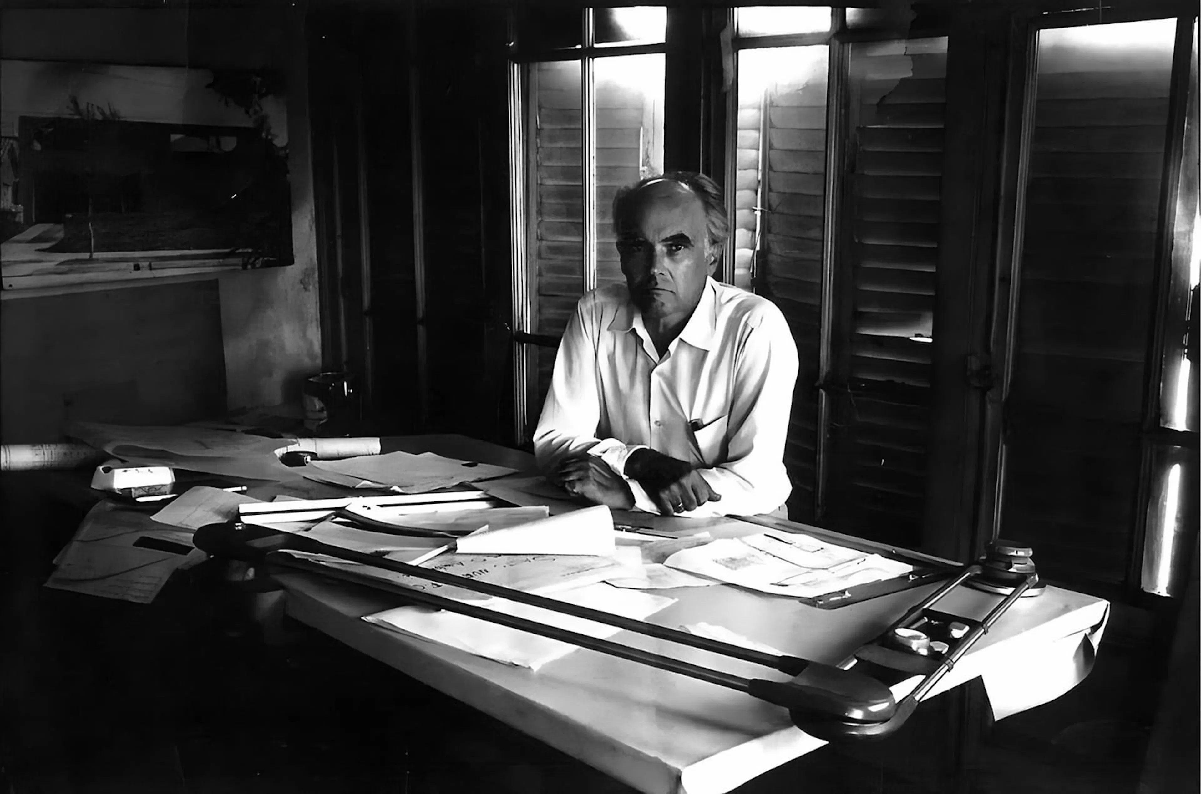 Eladio Dieste en su lugar de trabajo