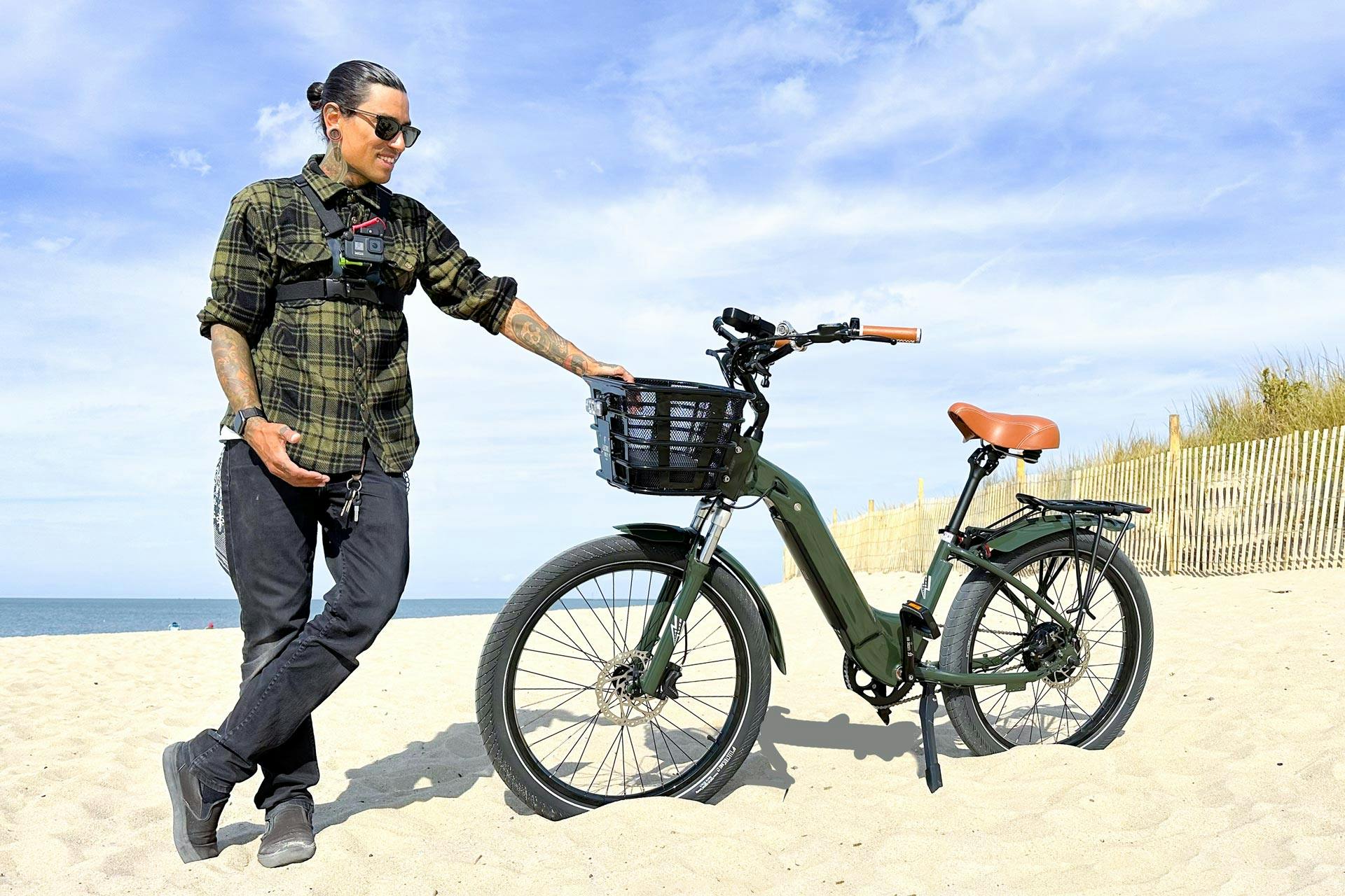 86587001a9714bed82468f9212b9a487_modelrbeach1920x12801.jpg?auto