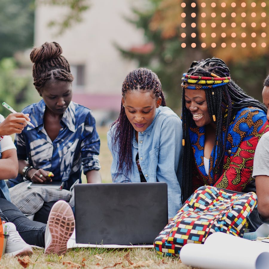 How to Advertise to College Students? 10 Effective Campaigns