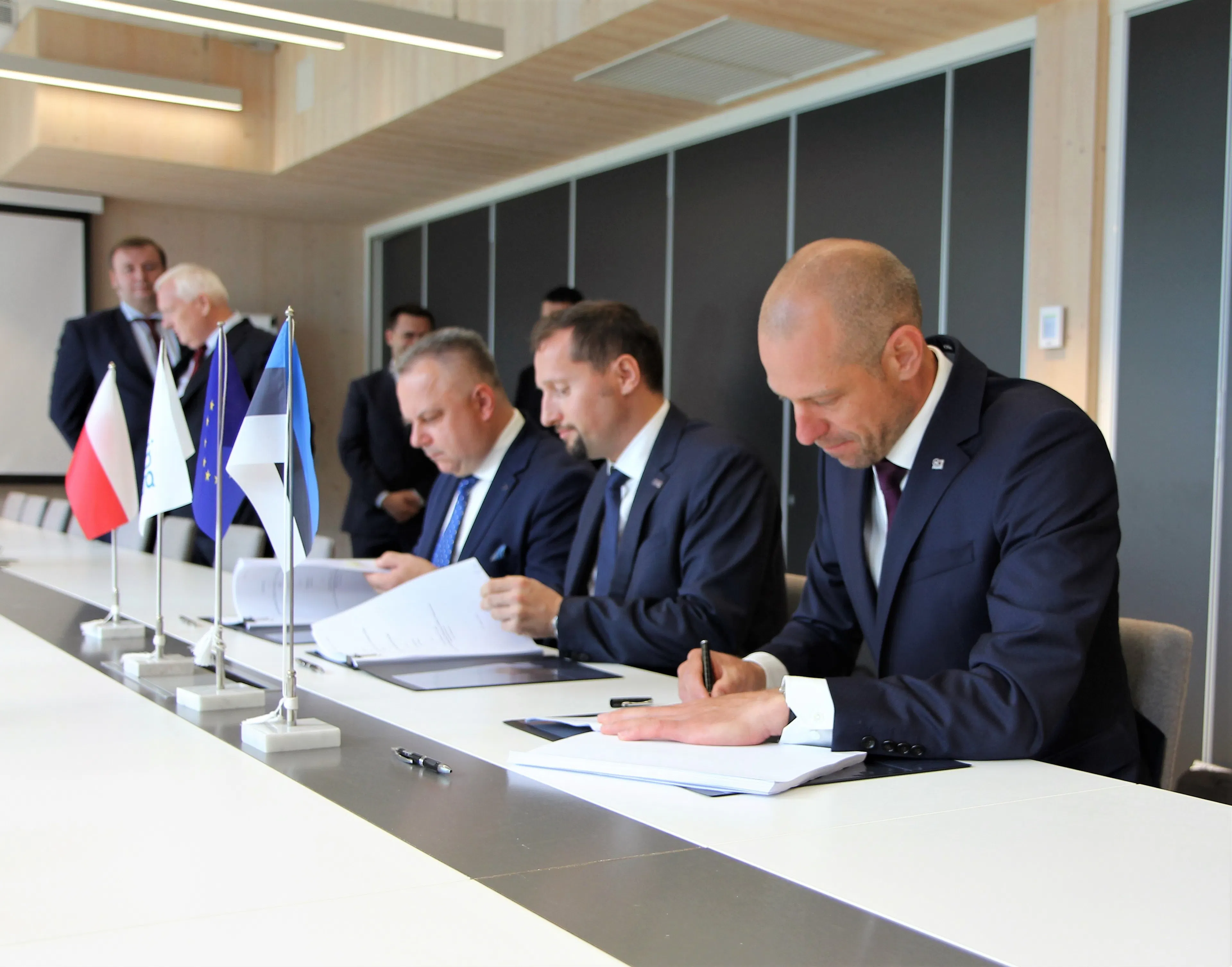 Signing%20the%20BC%20compressor%20stations%20agreements%2014.08.2018.jpg