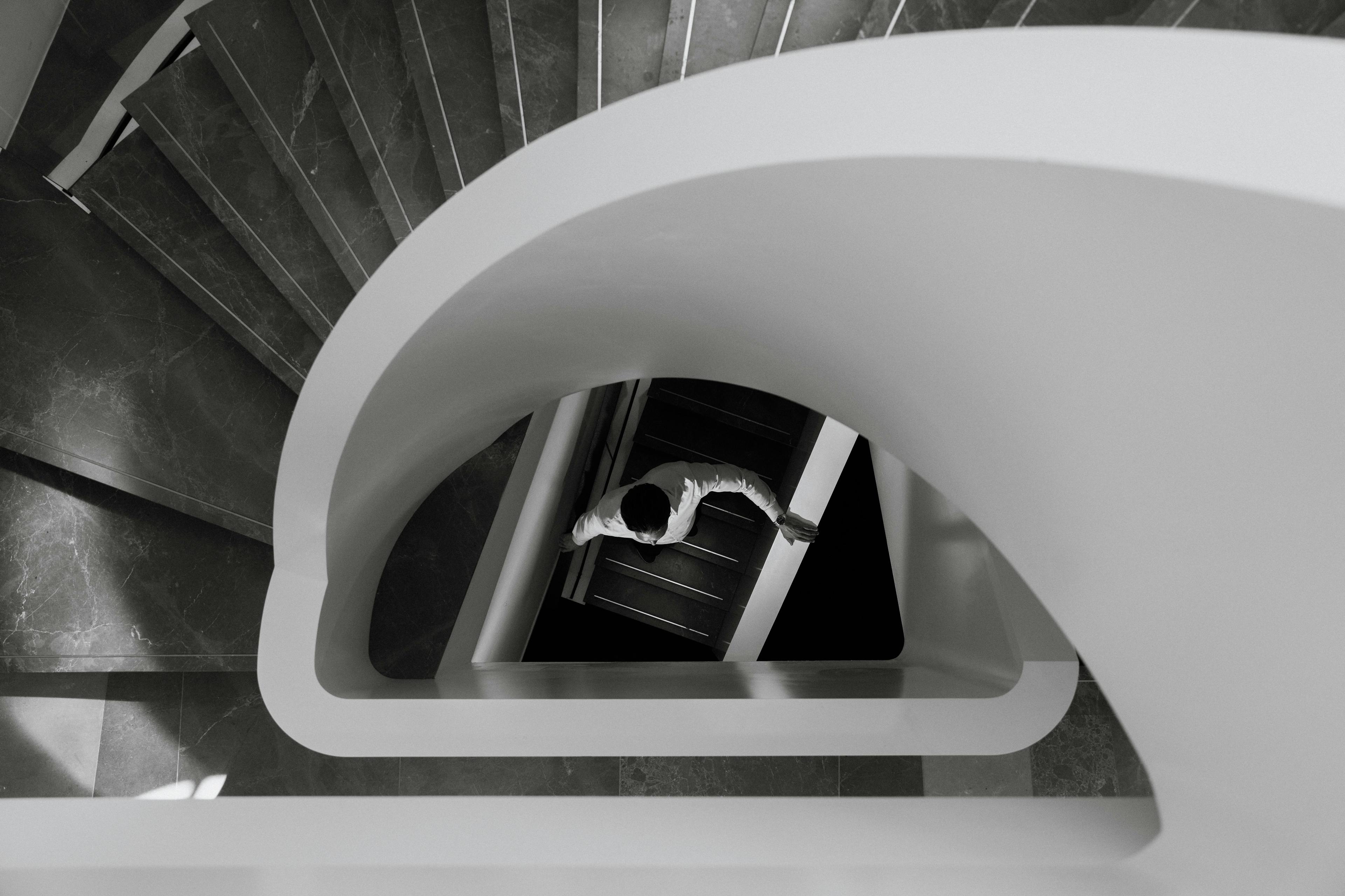 Trappenhuis van Elevation Group zwart/wit.