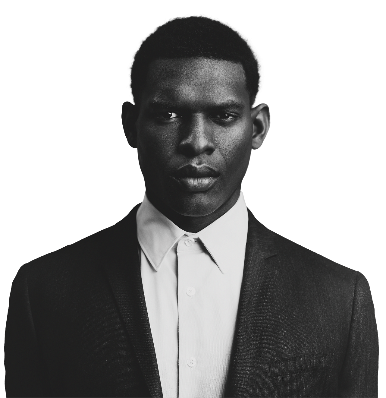 Man die recht de camera in kijkt