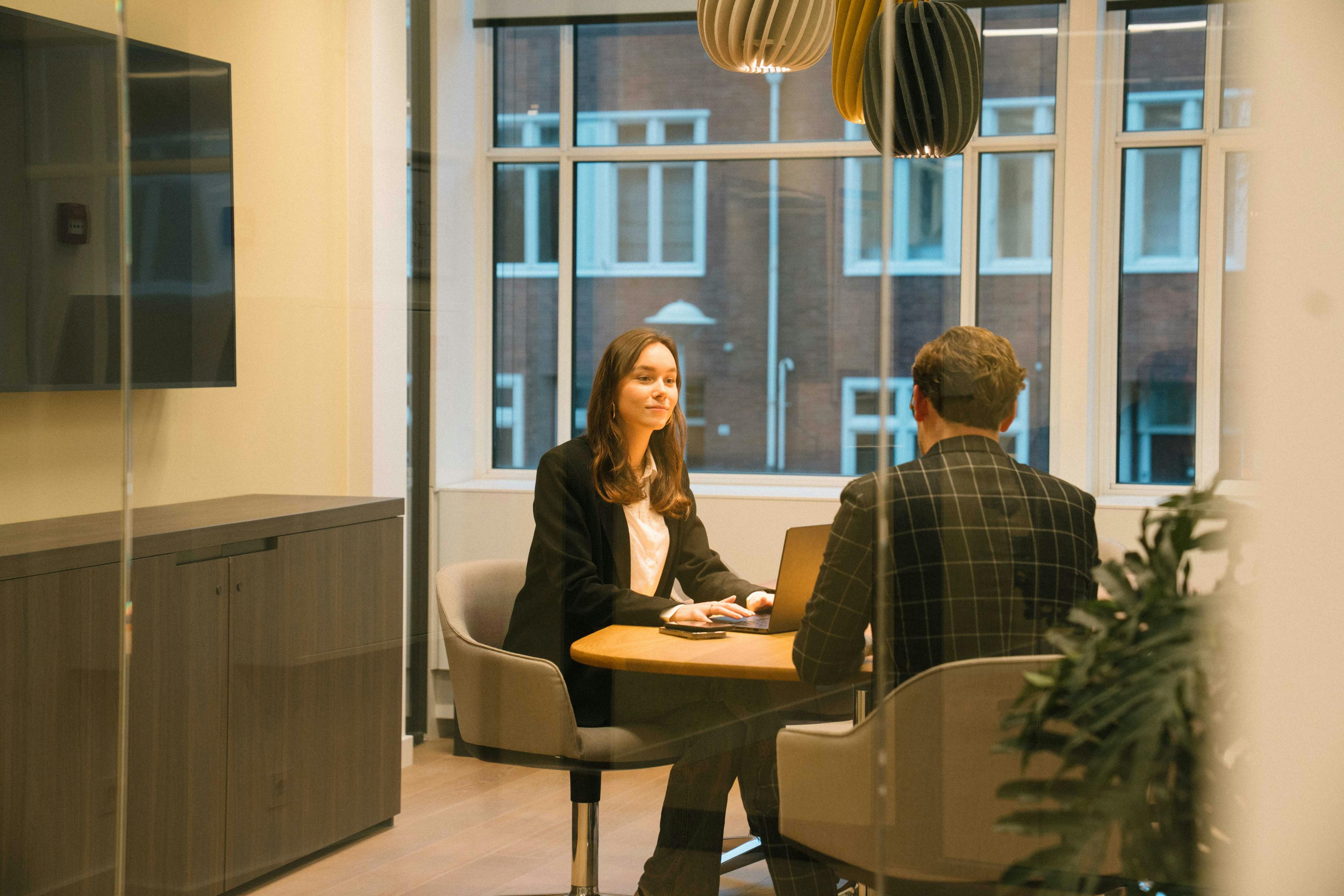 Ellis in een meeting