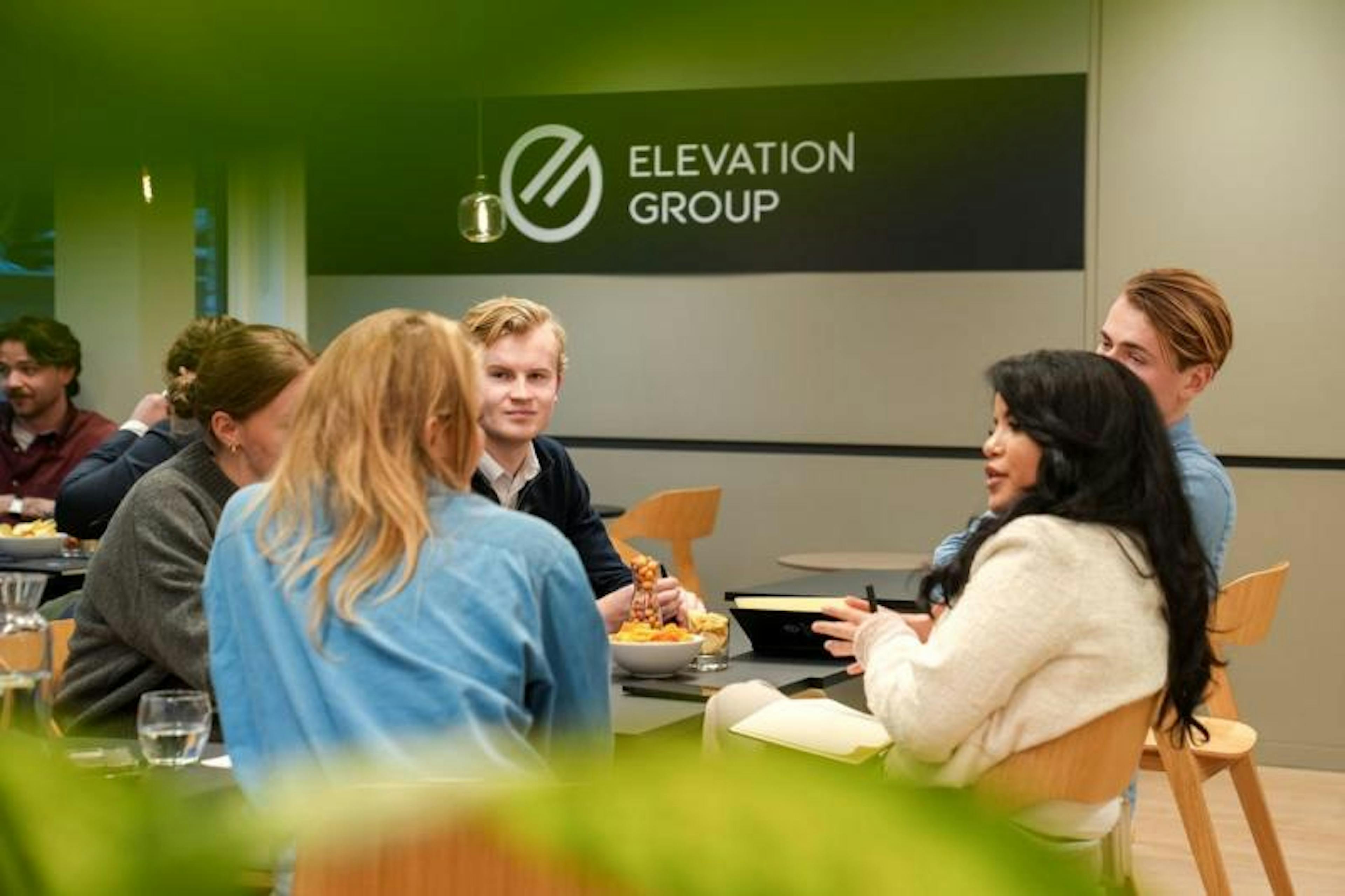 Elevation Experience pitch groepje overleggen