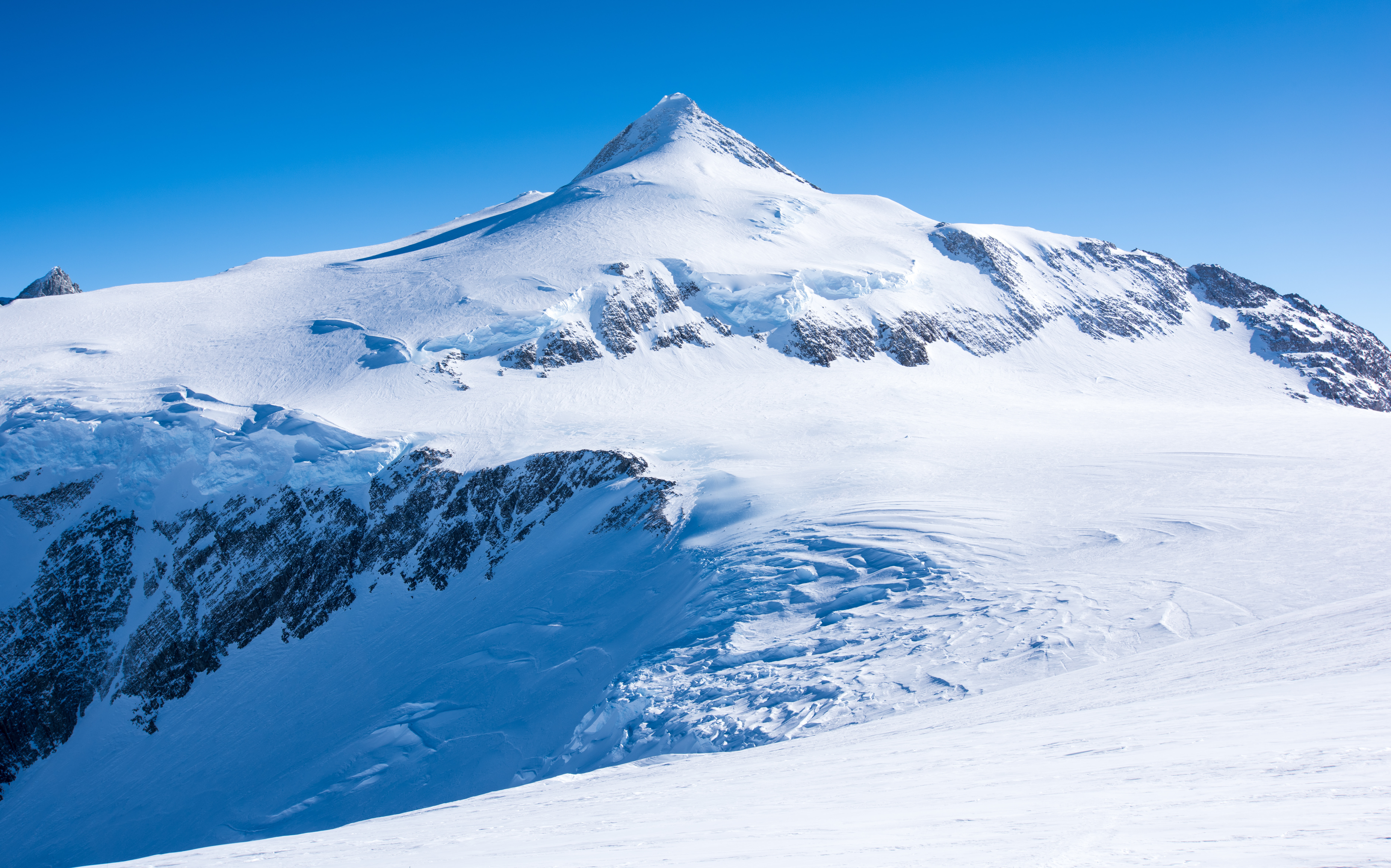 Vinson Massif | Tackle The Coldest Climb On The Planet