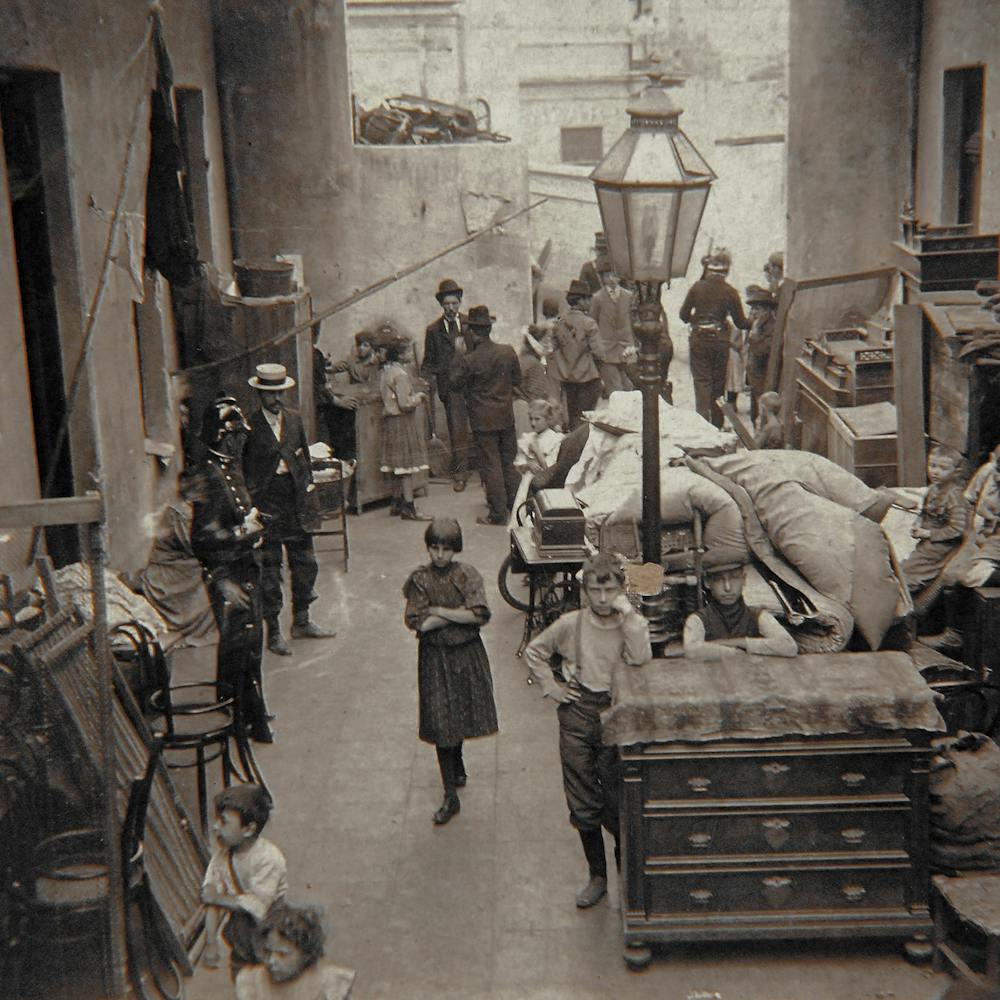 Buenos Aires tenement house (c. 1907).