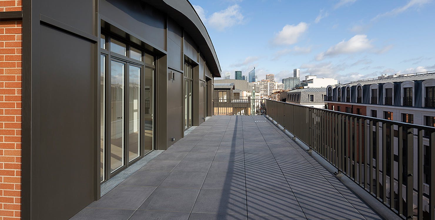 Terrasse d'un appartement neuf du programme immobilier à Puteaux