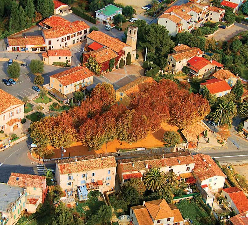 Vue aérienne du village du Rouret
