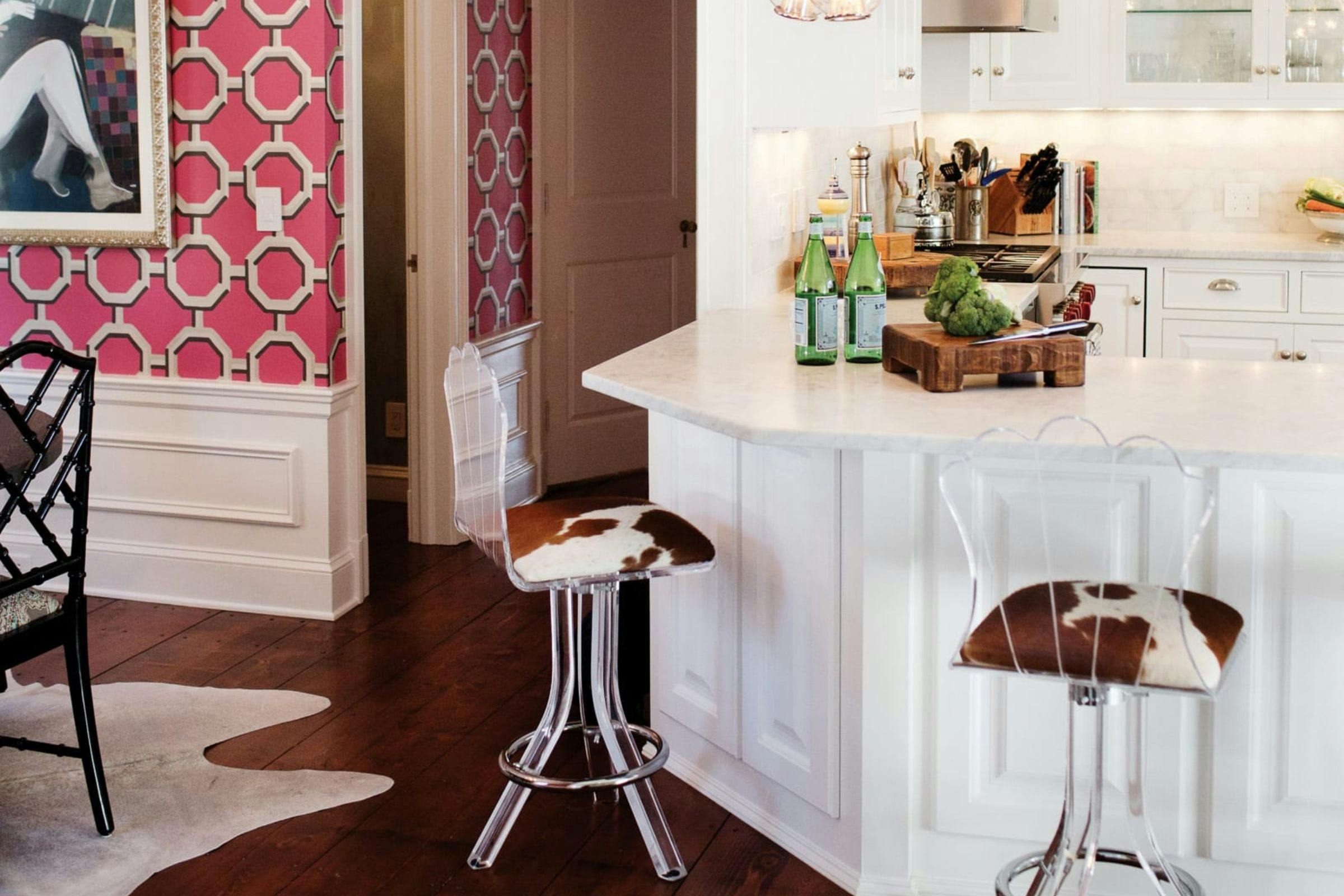 50's retro bar stools at the kitchen counter