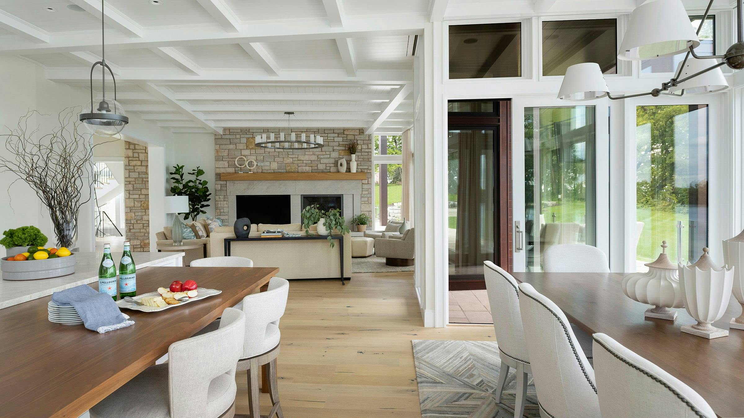 open concept floor plan, living, dining room
