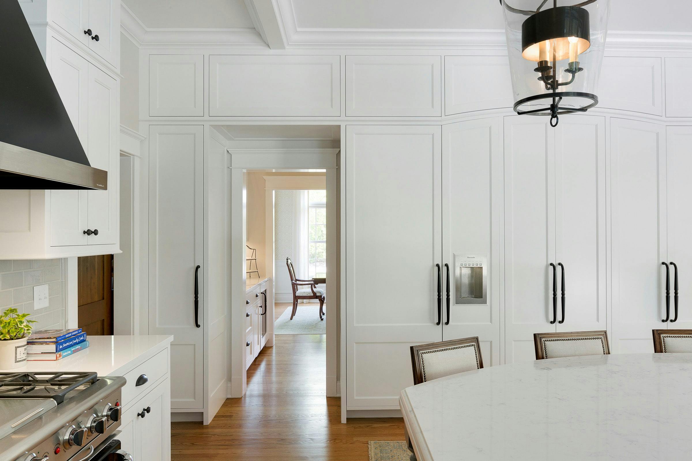 white kitchen cabinets