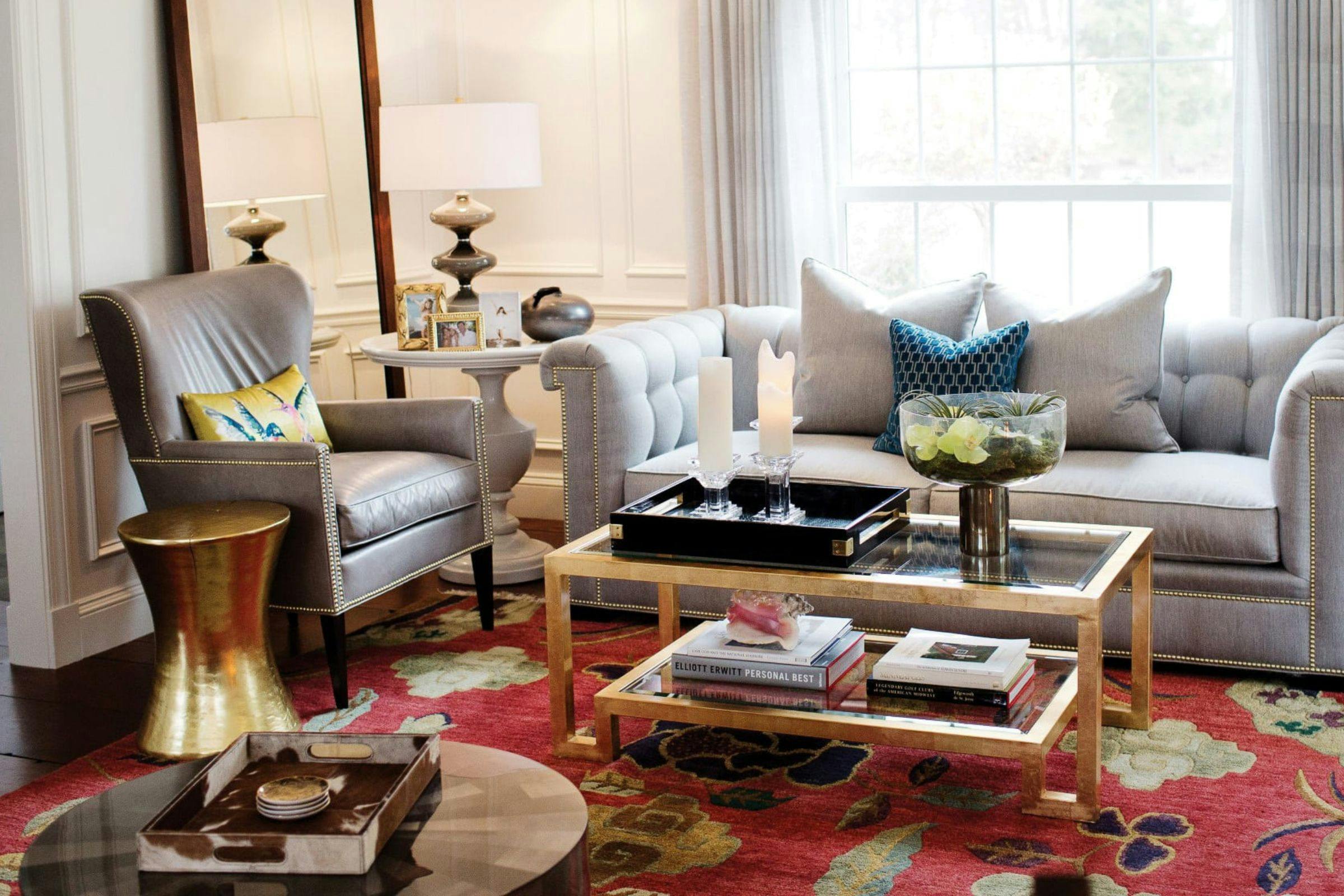 living room, coffee table, end tables, red rug