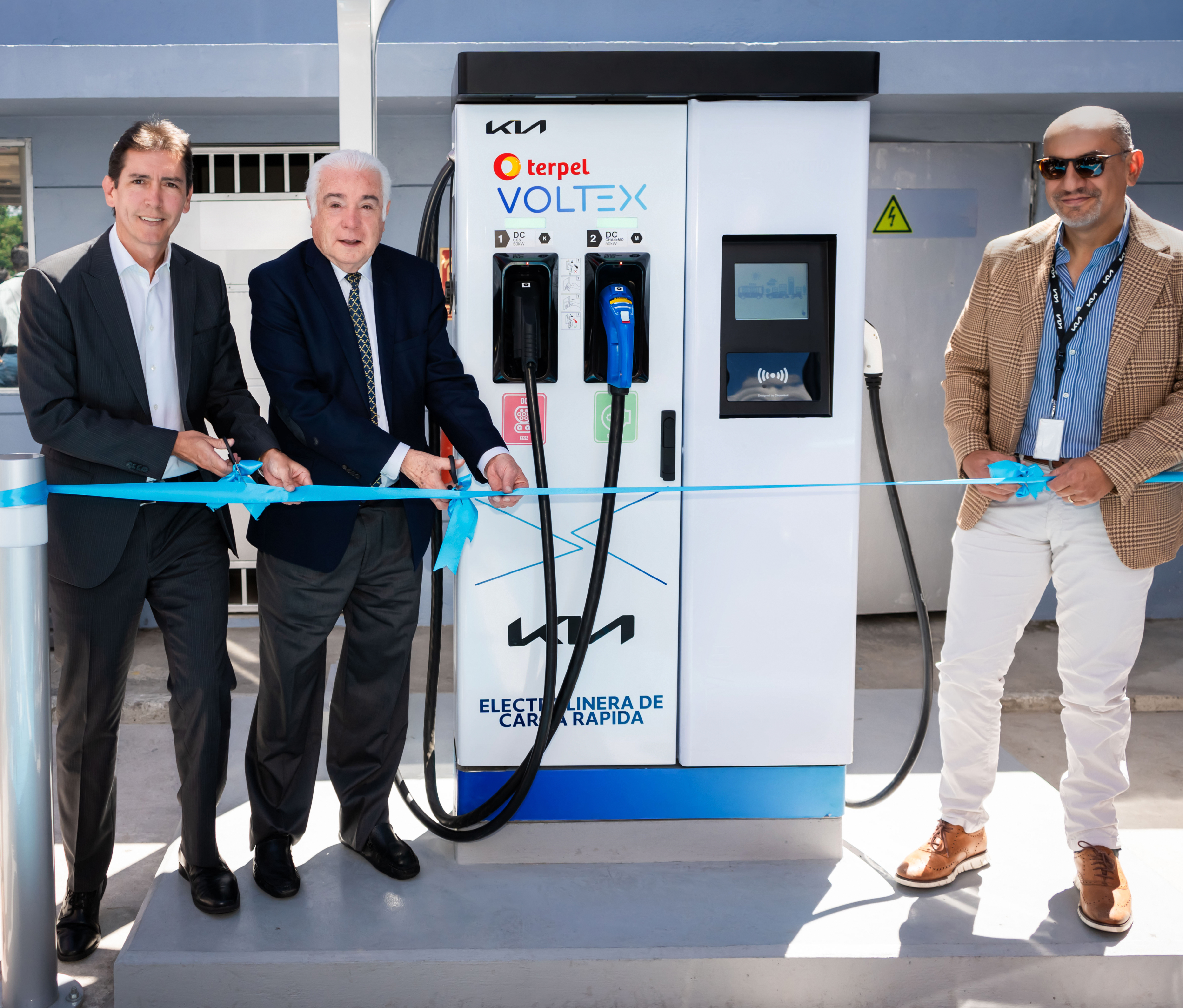 Terpel inauguró la primera electrolinera de carga rápida, en Quito