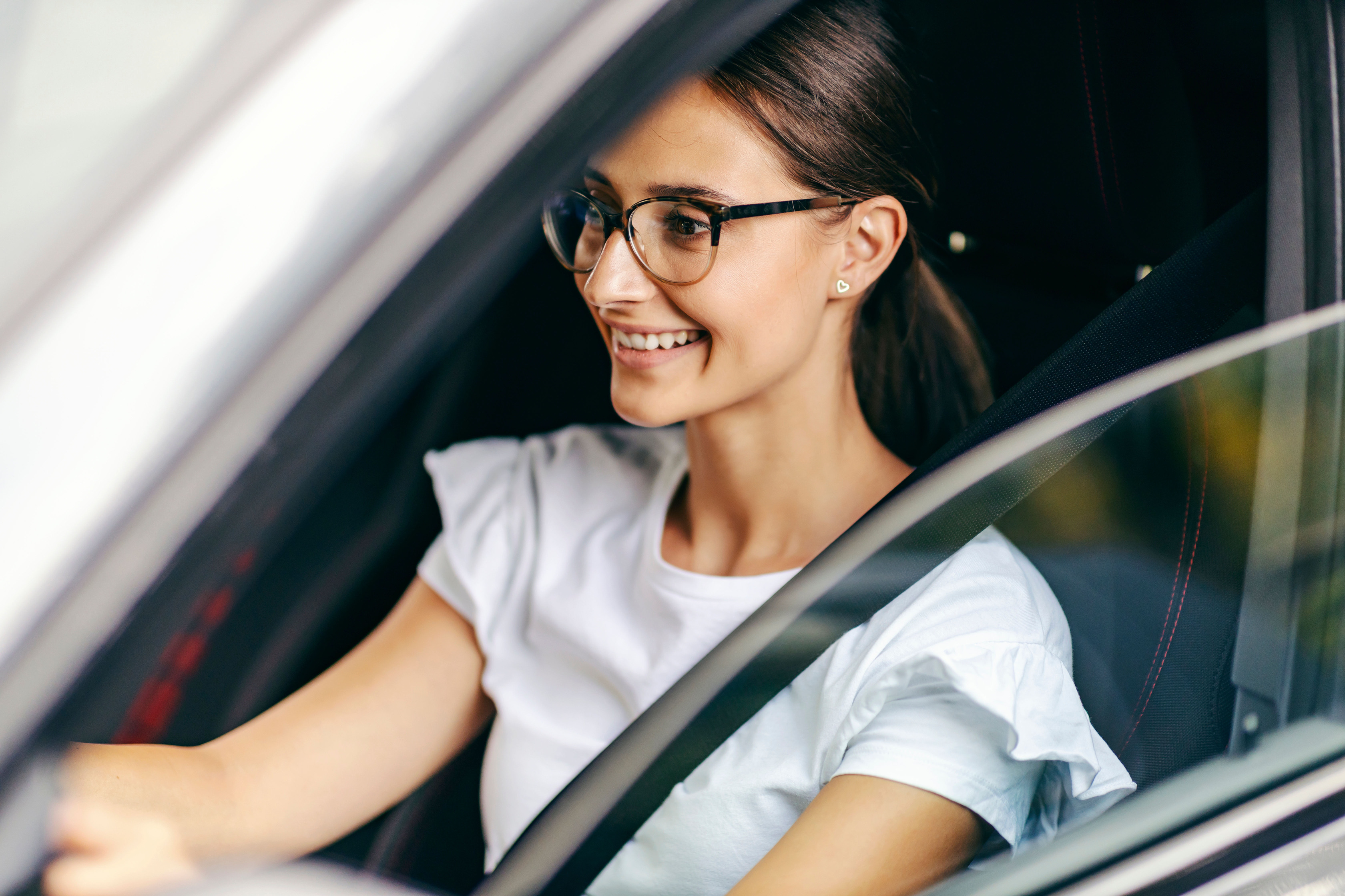 Conducción segura para quienes usan lentes