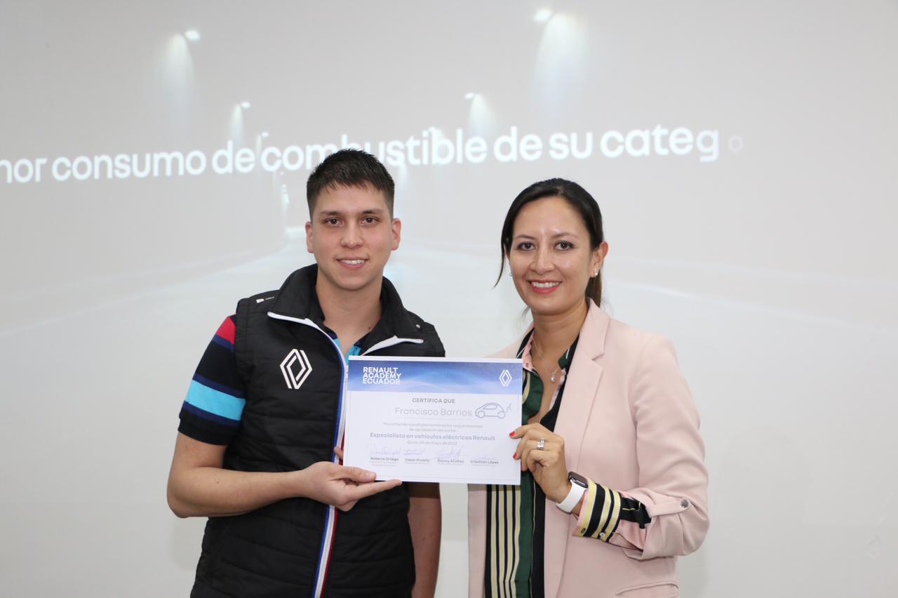 Renault forma a especialistas en vehículos eléctricos