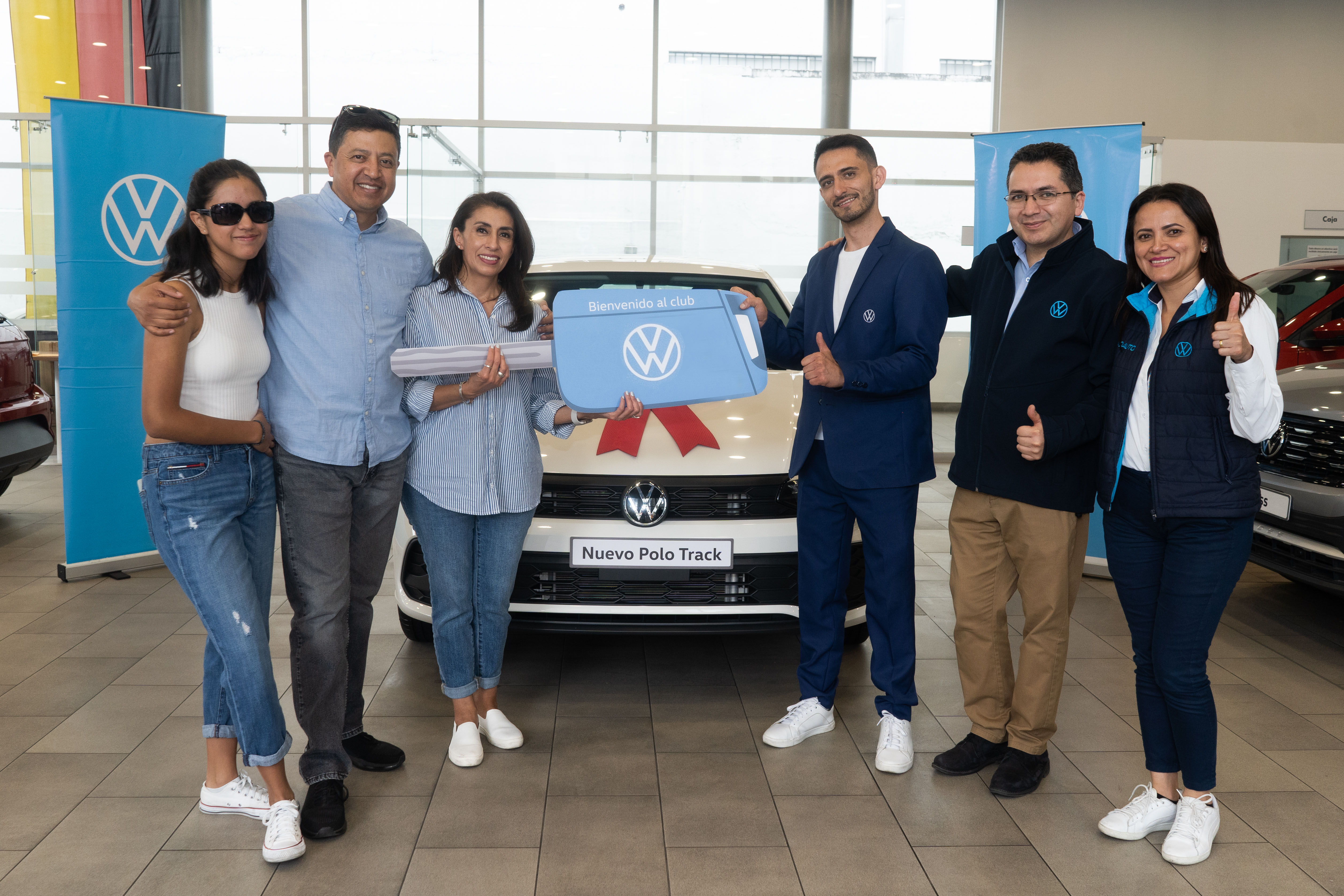 Volkswagen premió a una de sus clientes con un POLO TRACK 0 km