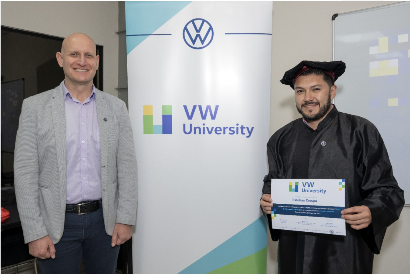 Volkswagen University graduó a su primera promoción, en Ecuador