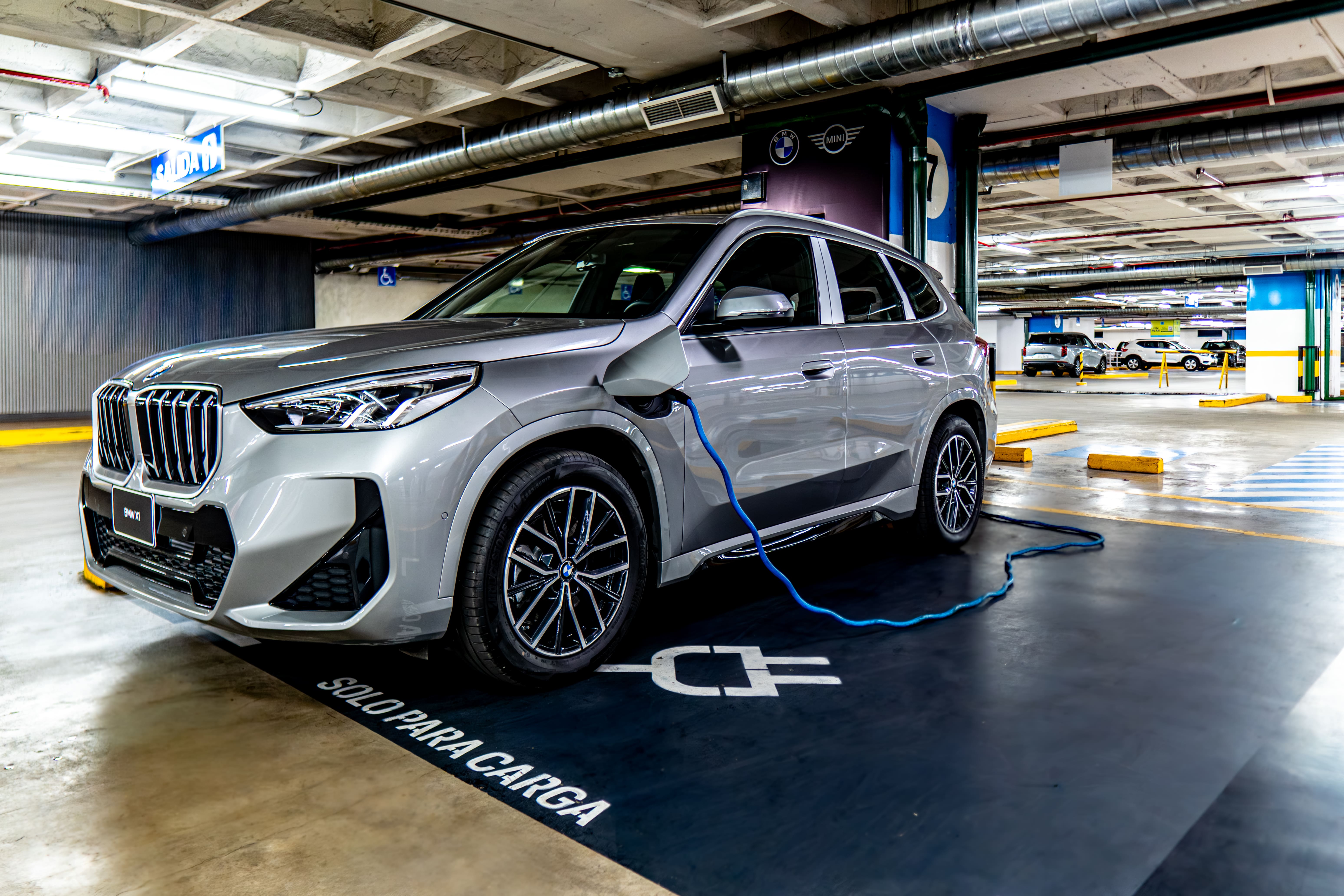BMW amplía su red de puntos de carga para vehículos eléctricos en Quito